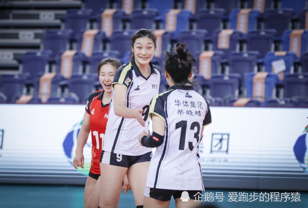 最终全场比赛结束，曼城3-1埃弗顿。